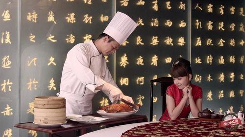 鱼蛋后厨爆料视频播放,视频曝光后厨操作全过程