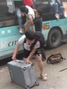 汕头公交爆料事件最新情况,真相逐步浮出水面，乘客权益引发社会关注