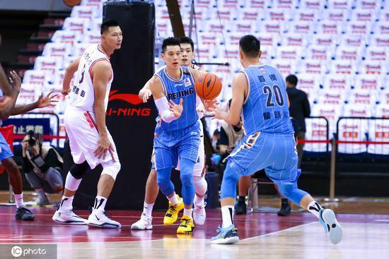 易建联吃瓜视频免费观看,揭秘篮球巨星幕后趣事