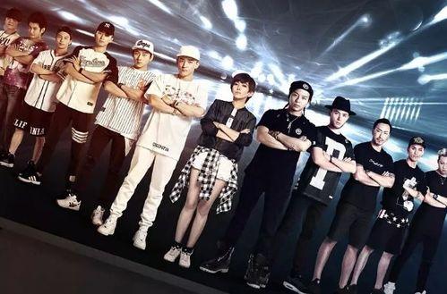 四海无拘男装爆料视频在线观看,时尚潮流，尽在云端揭秘