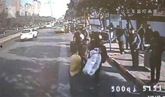 珠海公交车爆料事件视频,乘客冲突引发社会关注