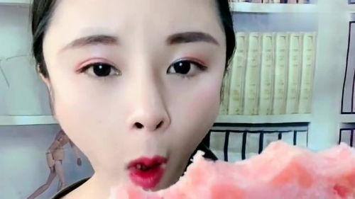 网红吃瓜美女图片